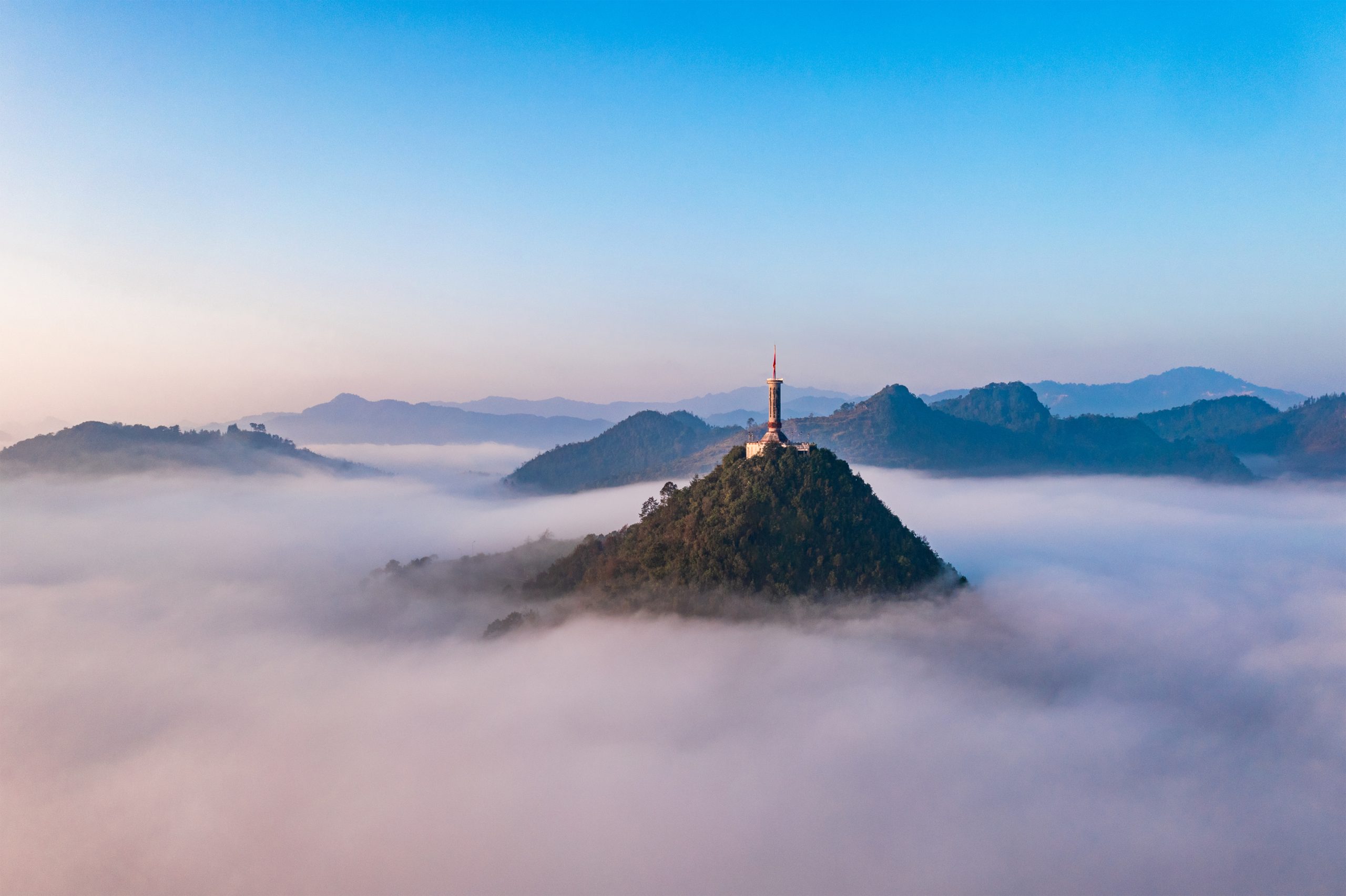 Enjoy the unparalleled beauty of Lung Cu Vietnam