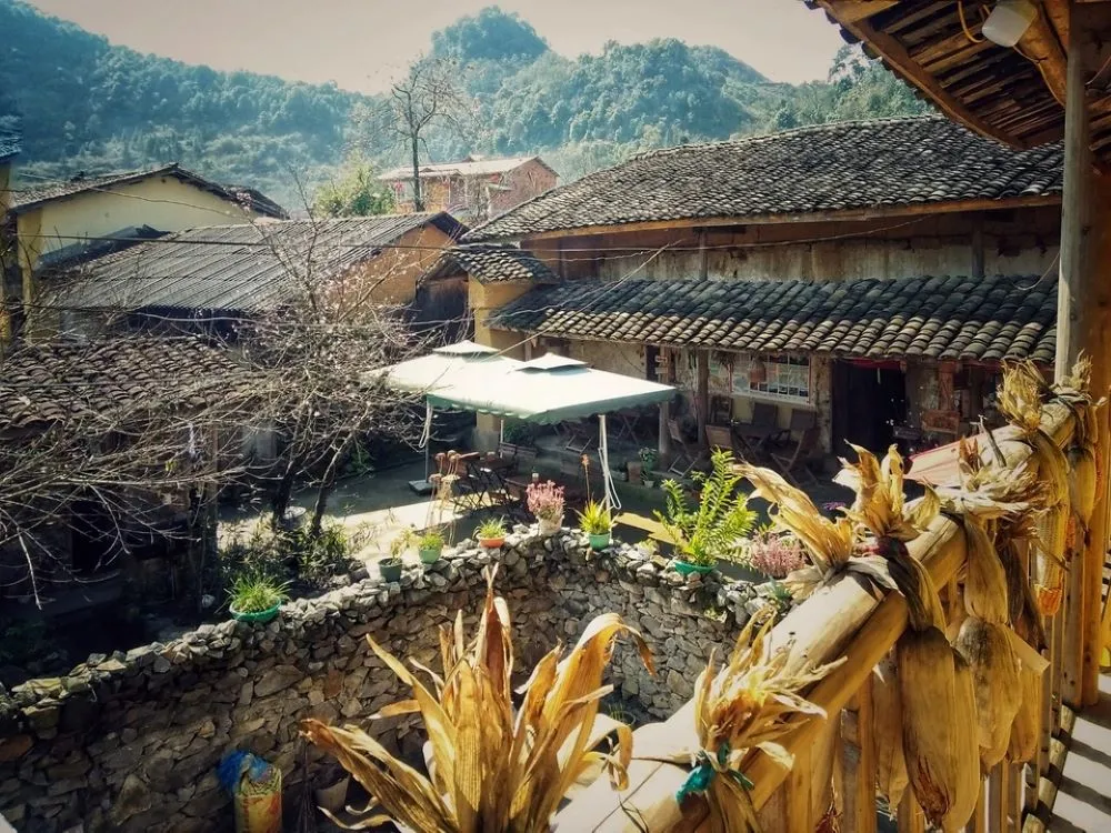 lo-lo-chai-village